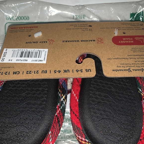 Slippers *BRAND NEW* - Picture 2 of 3